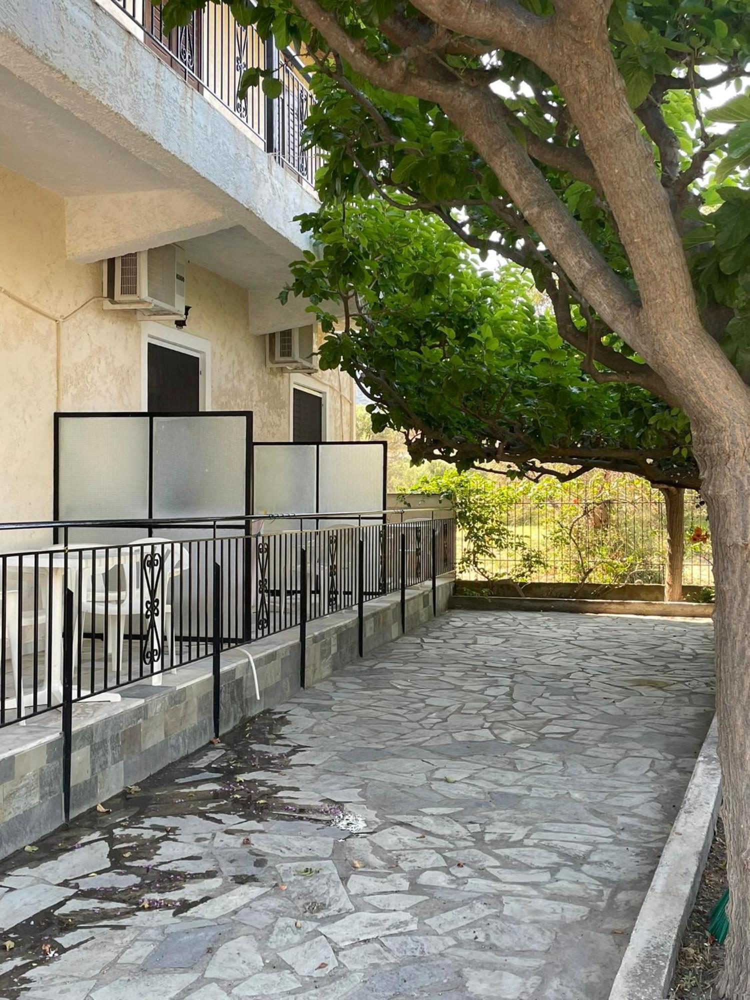 Yfantis Sakis Apartment'S エラティニ エクステリア 写真